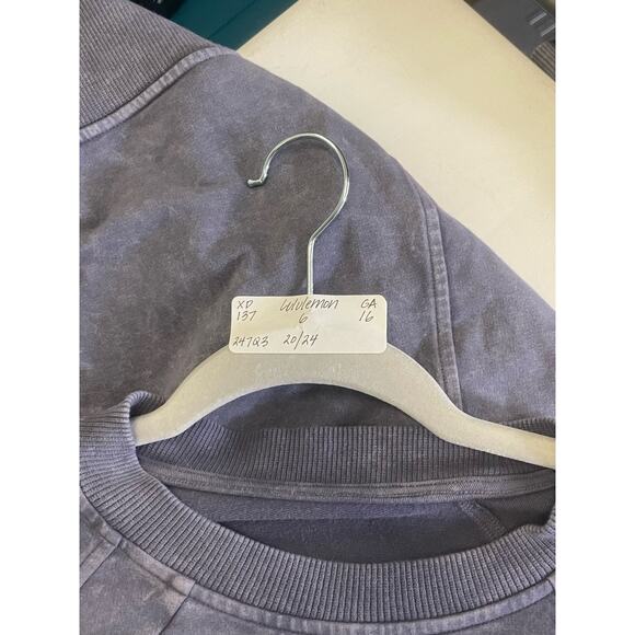 Lululemon Scuba Crew Sweatshirt Women's Size 6 Washed Purple Quartz - Picture 3 of 6